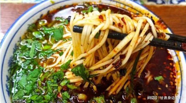 啟程美食之旅，品味拉面，共享盛宴！